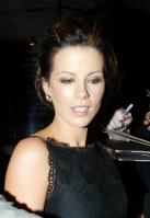 79120_EK_Kate_Beckinsale_Ivy_Restaurant_04_122_395lo.jpg