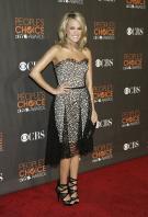 49551_celebrity-paradise.com-The_Elder-Carrie_Underwood_2010-01-06_-_36th_annual_People2s_Choice_Awards_926_122_225lo.jpg