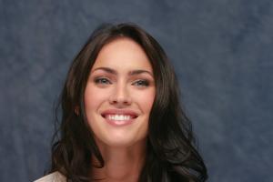 006387150_UploadedByKurupt_Megan_Fox_Transformers_press_conference_portraits_by_Munawar_Hosain_01_122_634lo.jpg