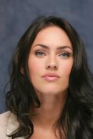 064050865_UploadedByKurupt_Megan_Fox_Transformers_press_conference_portraits_by_Munawar_Hosain_10_122_363lo.jpg