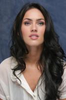 064287554_UploadedByKurupt_Megan_Fox_Transformers_press_conference_portraits_by_Munawar_Hosain_21_122_22lo.jpg