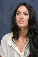 064341468_UploadedByKurupt_Megan_Fox_Transformers_press_conference_portraits_by_Munawar_Hosain_24_122_134lo.jpg