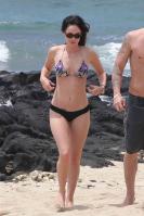 560749992_Kurupt_Megan_Fox_beach_in_Kona_Hawaii_June18_2011_03_122_588lo.jpg