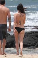 856074442_Kurupt_Megan_Fox_beach_in_Kona_Hawaii_June18_2011_02_122_254lo.jpg