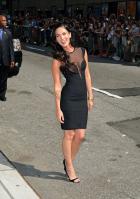 95971_Preppie_-_Megan_Fox_at_the_Late_Show_with_David_Letterman_-_June_25_2009_919_8360_122_565lo.jpg