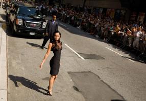 97141_Preppie_-_Megan_Fox_at_the_Late_Show_with_David_Letterman_-_June_25_2009_918_144_122_247lo.jpg