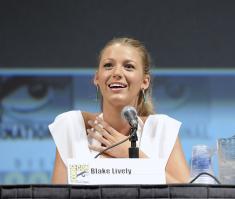 28253_BlakeLively_GreenLanternpanelatComic_ConInternational_04_122_540lo.jpg