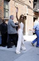 209308421_Kurupt_Rosie_Huntington_Whiteley_outside_Ed_Sullivan_Theater_for_Letterman_June15_2011_30_122_109lo.jpg