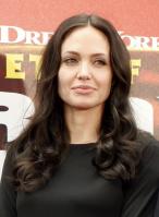 9PQ6695MHC_angelina_jolie_ns4w_12.jpg