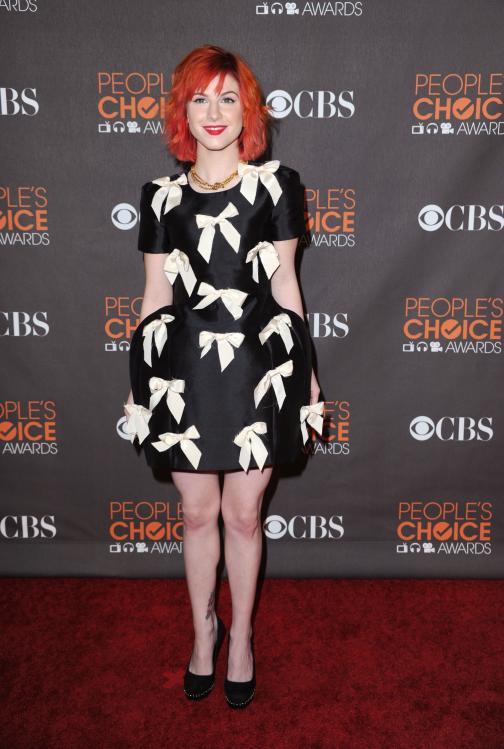 14234_HayleyWilliams_2010PeoplesChoiceAwards_6thJan_016_122_336lo.jpg