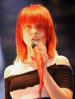 05363_HayleyWilliams_2010Radio1sBigWeekend_23rdMay_020_122_165lo.jpg