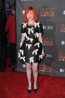 14576_HayleyWilliams_2010PeoplesChoiceAwards_6thJan_013_122_418lo.jpg