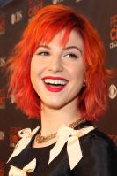 14905_HayleyWilliams_2010PeoplesChoiceAwards_6thJan_057_122_149lo.jpg