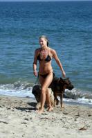 7JU1ZKJLF3_Ali_Larter_candid_bikini_pictures_23_.jpg