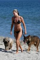 U9H1ZECMR9_Ali_Larter_candid_bikini_pictures_19_.jpg