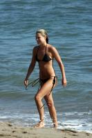 ZTTFD6XB8F_Ali_Larter_candid_bikini_pictures_14_.jpg