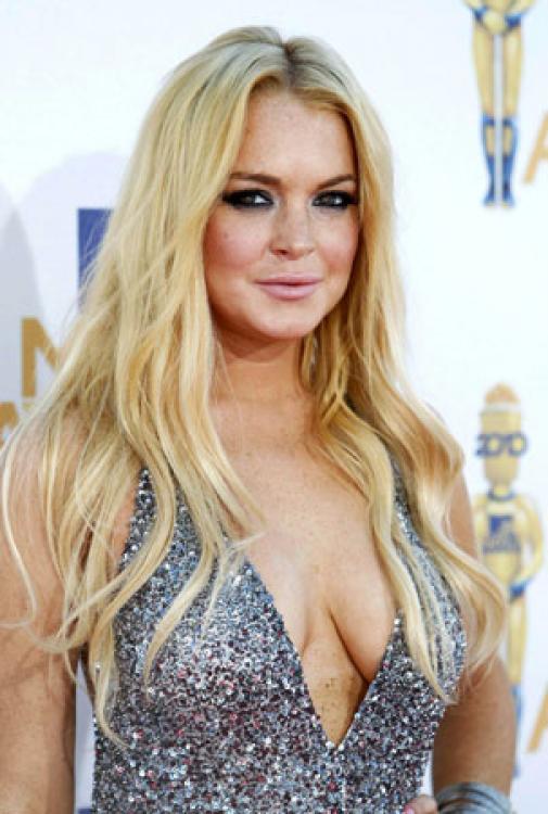 87800_LindsayLohan3_122_418lo.jpg