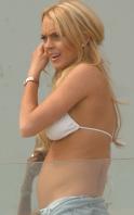 22946_lindsay-lohan-bikini-2-26_122_234lo.jpg