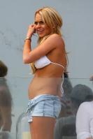 61314_lindsay-lohan-bikini-2-white-51_122_857lo.jpg