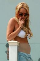 61608_lindsay-lohan-bikini-2-white-98_122_653lo.jpg