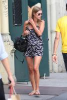 41655_NickyHilton_Shoppingcandids_Soho_020611_016_122_472lo.jpg