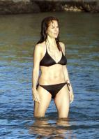 65762_kelly-preston-bikini-10_122_769lo.jpg