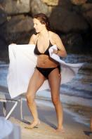 65936_kelly-preston-bikini-19_122_516lo.jpg