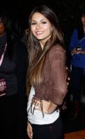 1R47TJGLJX_Victoria_Justice_-_premiere_of_Nickelodeons_School_Gyrls_-_February_15_13_.jpg