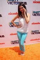 53471_VictoriaJustice_iPartywithVictoriousscreening_040611_010_122_49lo.jpg
