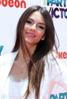 53659_VictoriaJustice_iPartywithVictoriousscreening_040611_021_122_132lo.jpg