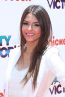 53691_VictoriaJustice_iPartywithVictoriousscreening_040611_023_122_423lo.jpg