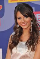 78101_Victoria_Justice_-_2008_MTV_Video_Music_Awards_-_7th_Sept_027_122_17lo.jpg