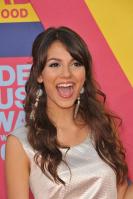 78126_Victoria_Justice_-_2008_MTV_Video_Music_Awards_-_7th_Sept_029_122_342lo.jpg