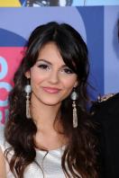 78301_Victoria_Justice_-_2008_MTV_Video_Music_Awards_-_7th_Sept_033_122_200lo.jpg