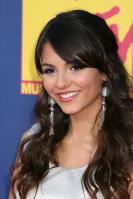 78374_Victoria_Justice_-_2008_MTV_Video_Music_Awards_-_7th_Sept_035_122_1024lo.jpg