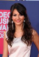 78425_Victoria_Justice_-_2008_MTV_Video_Music_Awards_-_7th_Sept_023_122_107lo.jpg