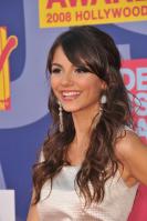 78430_Victoria_Justice_-_2008_MTV_Video_Music_Awards_-_7th_Sept_025_122_358lo.jpg