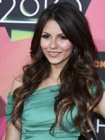 HU766GG13I_Victoria_Justice_-_23rd_Annual_Kids_Choice_Awards006.jpg