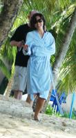 71317_Myleene_Klass_on_a_photo_shoot_in_Barbados__Feb222010_030_122_453lo.jpg