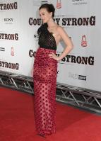 34885_s_lm_country_strong_premiere_in_nashville_20101108_26_122_580lo.jpg