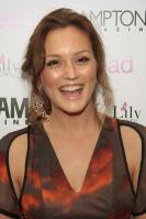 40255_Leighton_Meester_celebutopia_net_740_122_190lo.jpg