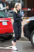 58779_reese_witherspoon_leaving_a_spin_class-004_122_506lo.jpg