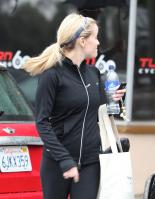 58896_reese_witherspoon_leaving_a_spin_class-011_122_229lo.jpg