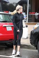 58906_reese_witherspoon_leaving_a_spin_class-005_122_351lo.jpg