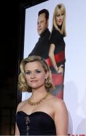 B3UXNAXQ0S_Reese_Witherspoon_40_Four_Christmases_Los_Angeles_Premiere_-_November_20_19_.jpg