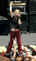 44968_AvrilLavigne_2004OnAirWithRyanSeacrest_June24th_011_122_431lo.jpg