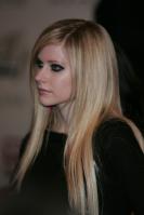 48459_celebutopiaavrillavigne2007tvwf_122_734lo.jpg