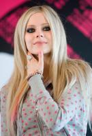 99367_Avril_Lavigne_The_Best_Damn_Thing_News_Conferende_in_Hong_Kong_01_122_960lo.jpg