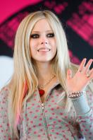 99394_Avril_Lavigne_The_Best_Damn_Thing_News_Conferende_in_Hong_Kong_04_122_757lo.jpg