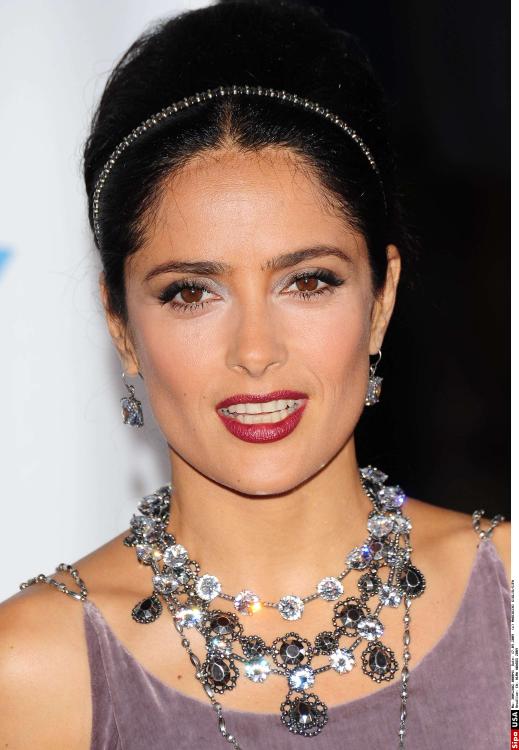 19943_salma_hayek_2009_alma_awards122__122_77lo.jpg